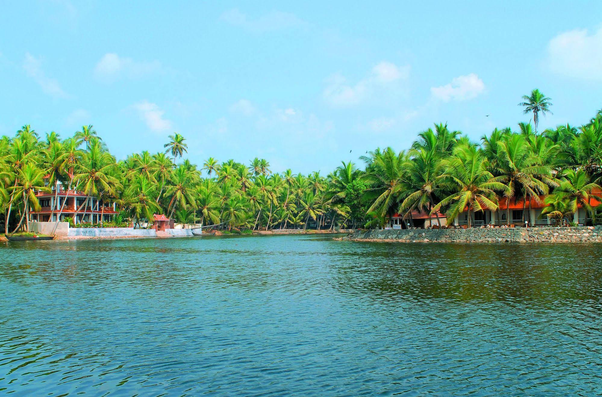 Beach And Lake Ayurvedic Resort, Kovalam Exteriör bild