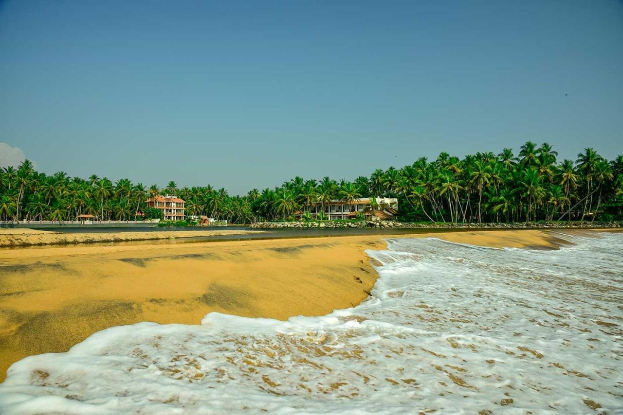 Beach And Lake Ayurvedic Resort, Kovalam Exteriör bild